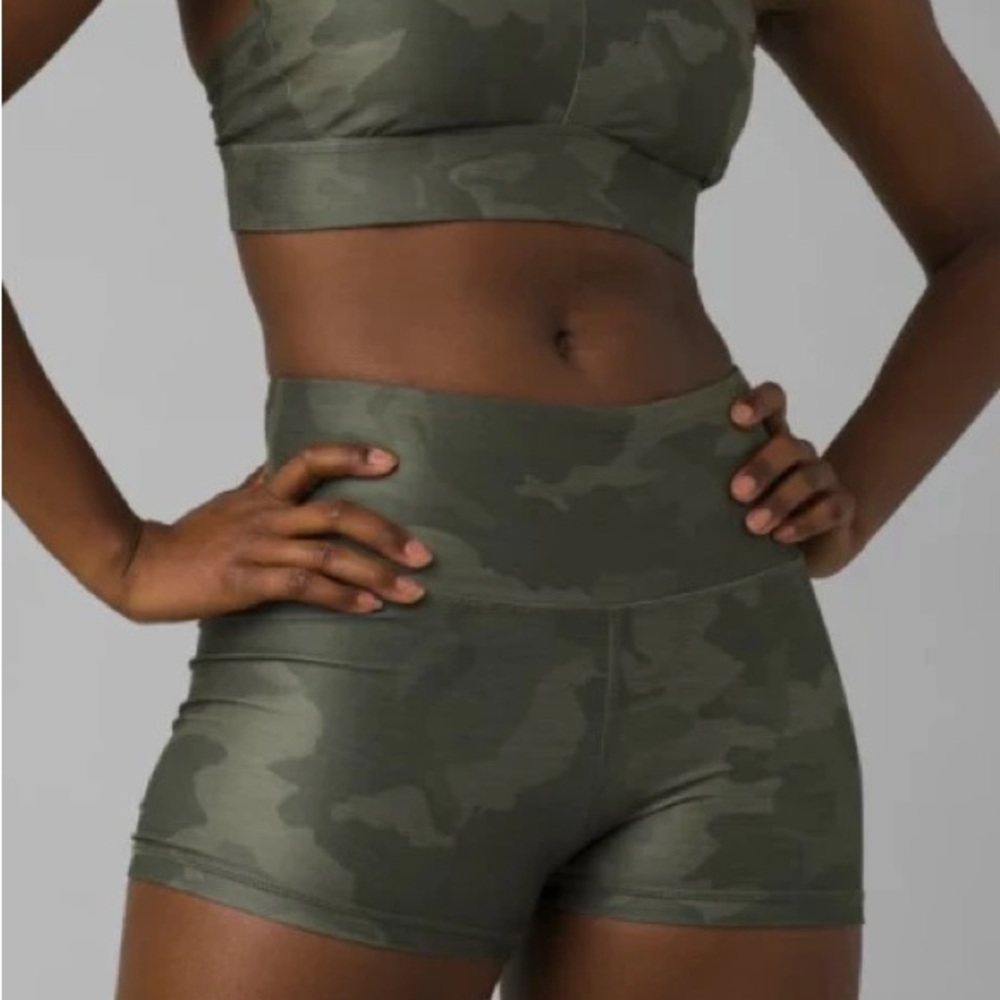Prana Layna Olive Camo Athletic Shorts & Top XS